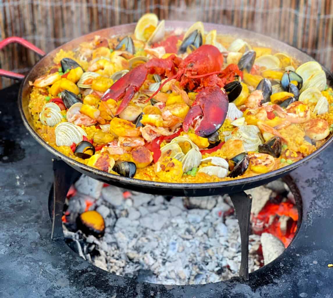 How to Make Lobster Paella